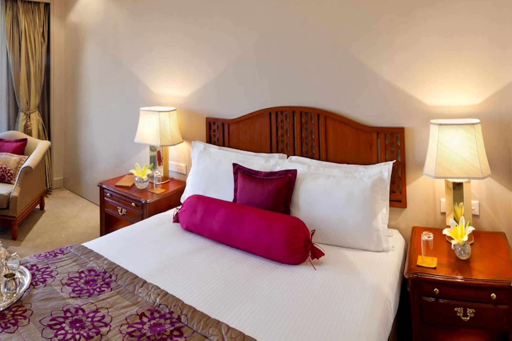 The Taj Mahal Tower, Mumbai Hotel Ngoại thất bức ảnh A bedroom at the hotel
