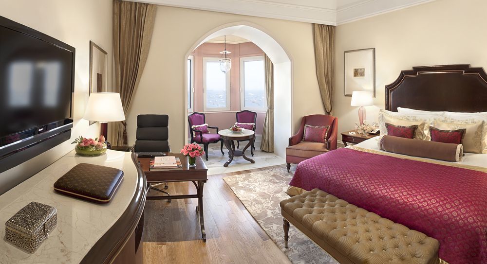 The Taj Mahal Tower, Mumbai Hotel Ngoại thất bức ảnh A suite at the Taj Mahal Palace