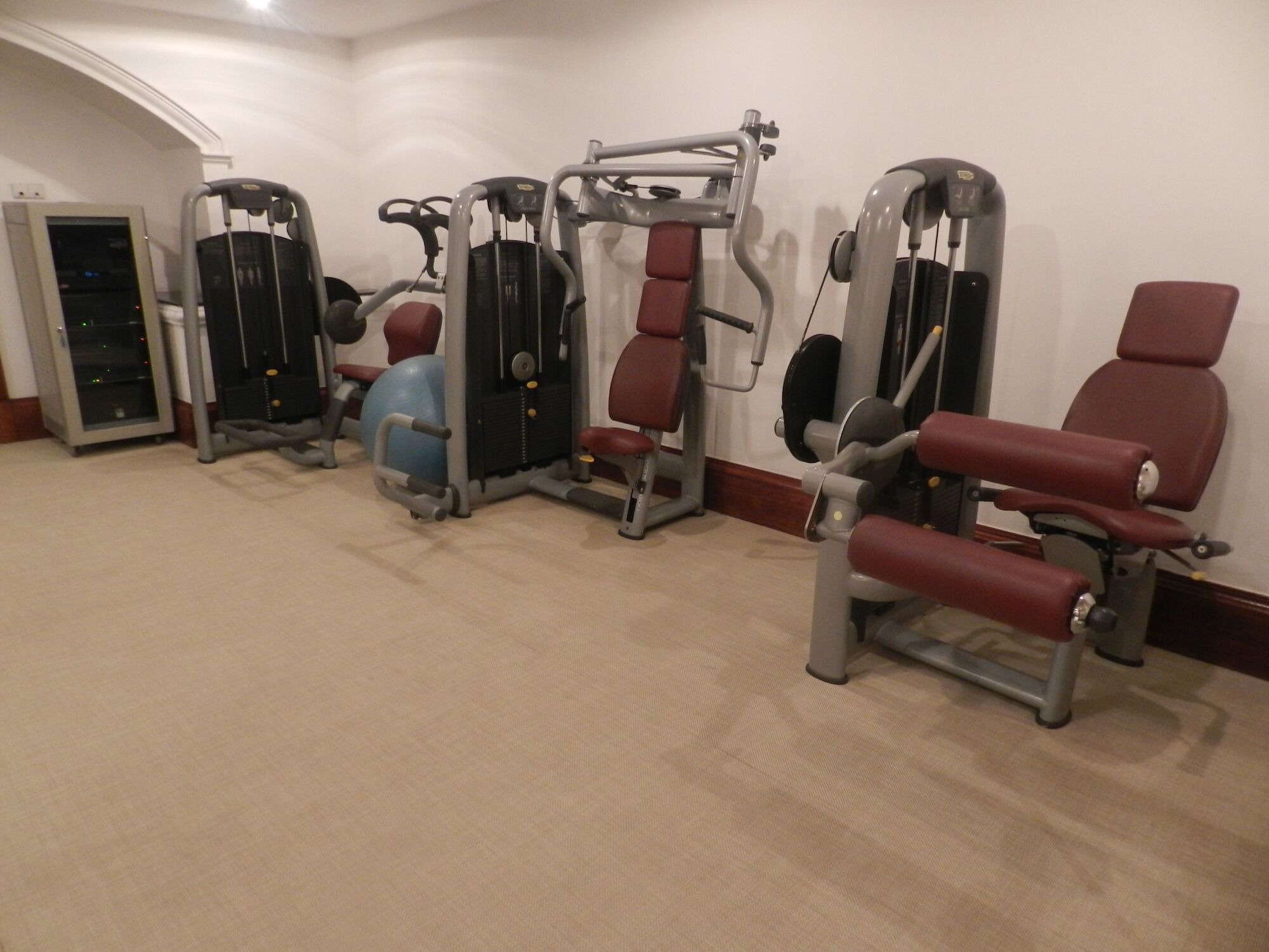 The Taj Mahal Tower, Mumbai Hotel Ngoại thất bức ảnh Leg extension machine (right)