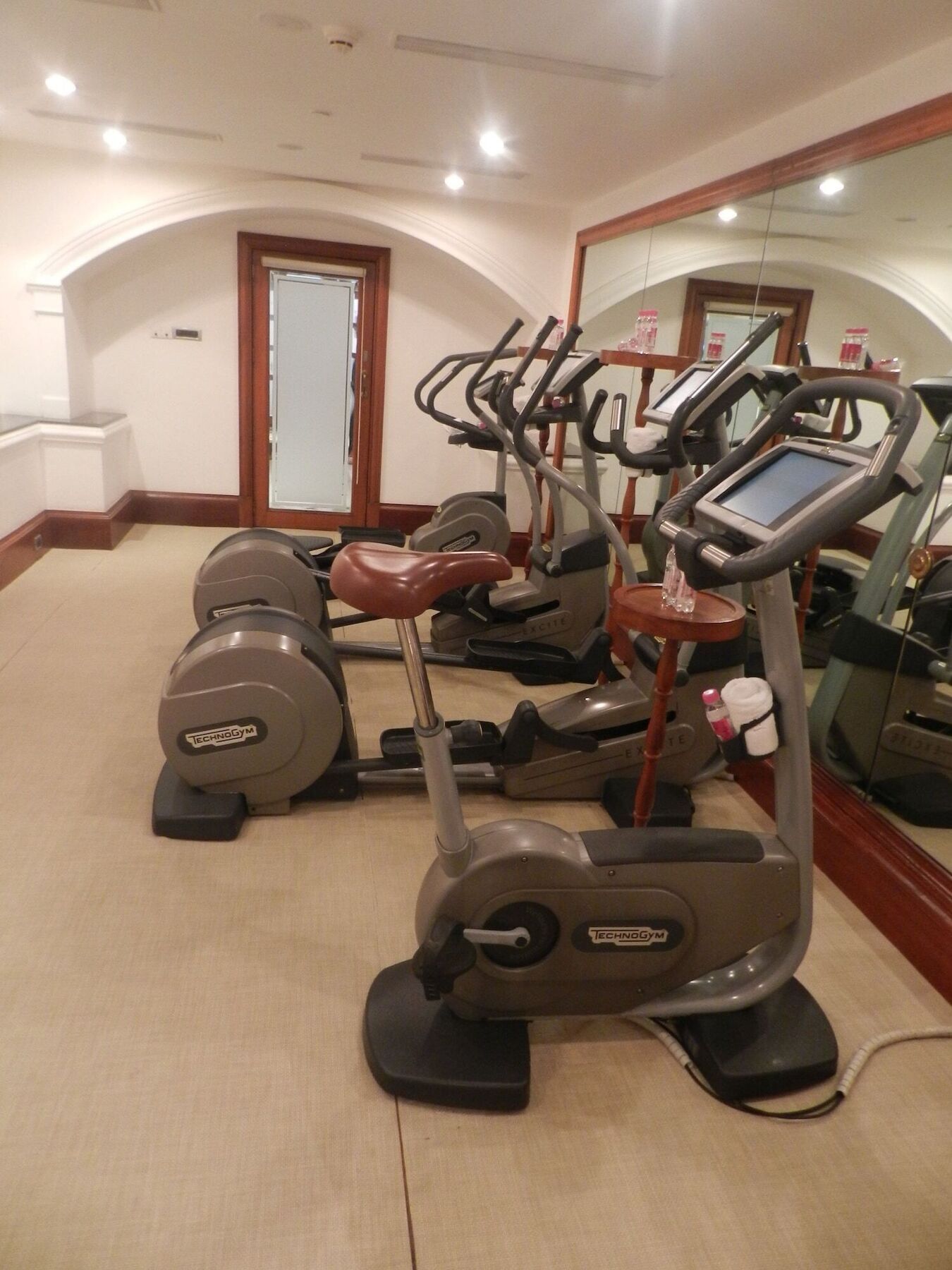 The Taj Mahal Tower, Mumbai Hotel Ngoại thất bức ảnh Elliptical cross trainer