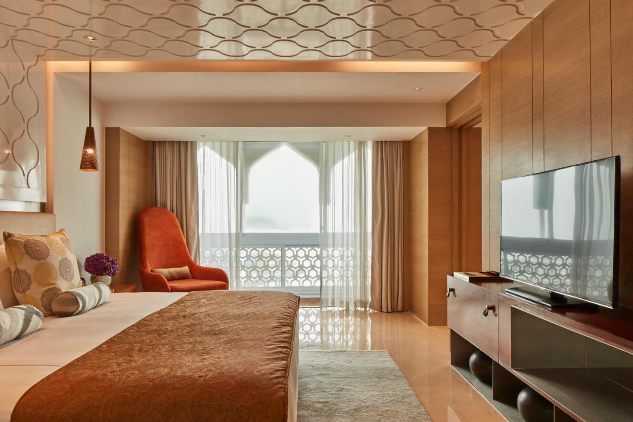 The Taj Mahal Tower, Mumbai Hotel Ngoại thất bức ảnh A bedroom at Taj Bengal